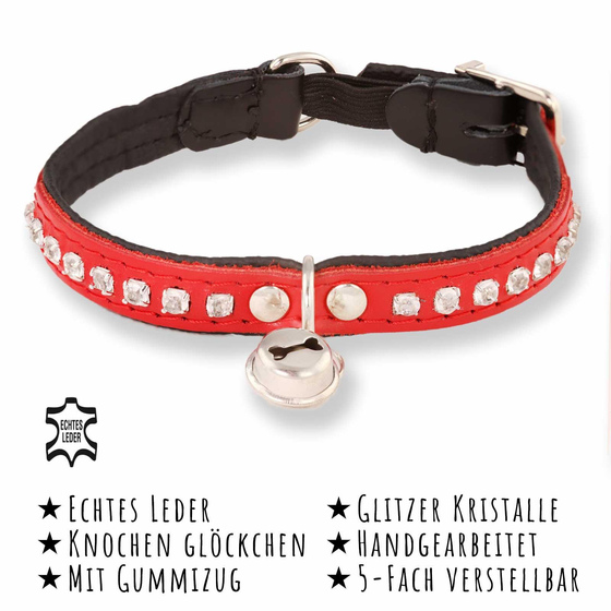Das Bild mit Beschreibung zeigt ein Katzenhalsband aus Leder mit Strasssteinen und Glocke in rot