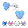 Auf dem Bild zu sehen ist ein Kinder Ohrringe Herz Ohrstecker aus 925 Sterling Silver echt Silber mit 2 Opalen