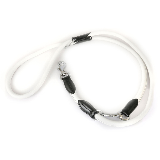 Auf dem Bild zu sehen ist eine verstellbare F�hrleine f�r Hunde aus echt Leder in der Farbe wei� 2m lang