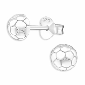 Auf dem Bild zu sehen sind Fussball Ohrringe aus 925 Silber