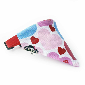 Halsband mit Hundehalstuch mit Herzen