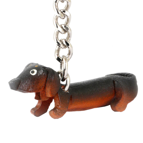 Auf dem Bild zu sehen ist ein witziger Dackel Hund aus Leder als Schlsselanhnger Figur