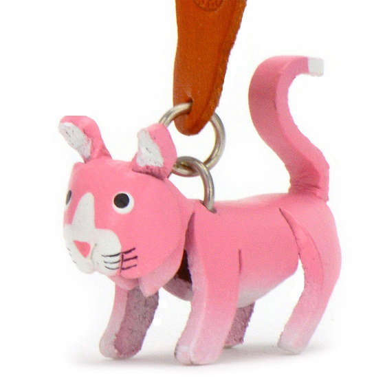 Auf dem Bild zu sehen ist eine Katze pink aus Leder als Schlsselanhnger Figur