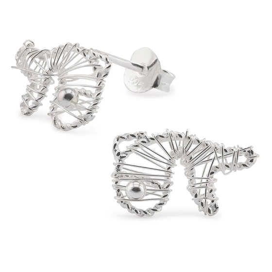 Auf dem Bild zu sehen sind Damen Ohrringe Fisch Ohrstecker aus 925 Sterling Silver echt Silber mit Drahtgeflecht