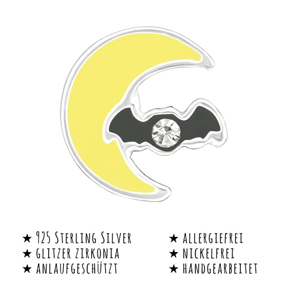 Das Bild mit Beschreibung zeigt Kinder Ohrringe Halloween Mond Fledermaus Ohrstecker aus 925 Sterling Silver echt Silber mit 2 Kristallen
